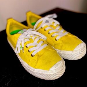 OCA Low - Yellow Canvas (Cariuma)